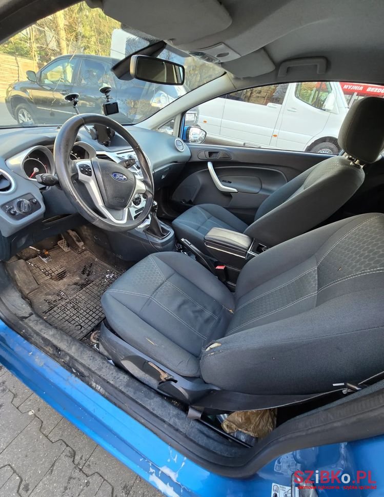 2010' Ford Fiesta photo #4