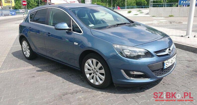 2015' Opel Astra photo #1
