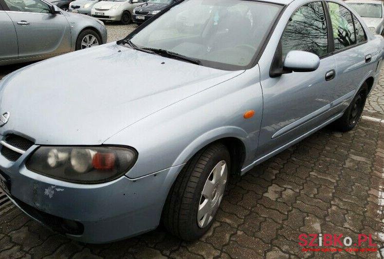 2004' Nissan Almera photo #1