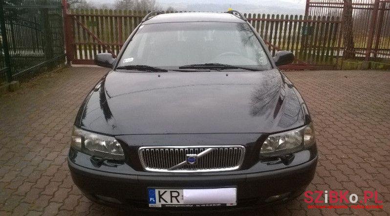 2002' Volvo V70 photo #1