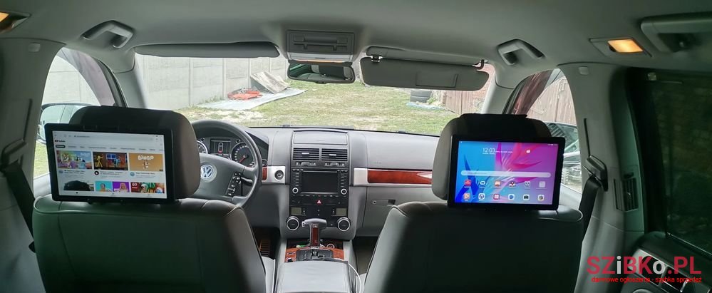 2005' Volkswagen Touareg 4.2 V8 Tiptr photo #4