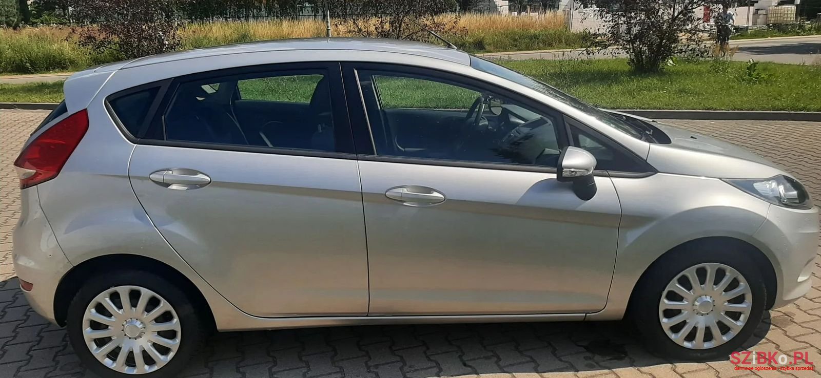 2009' Ford Fiesta photo #4