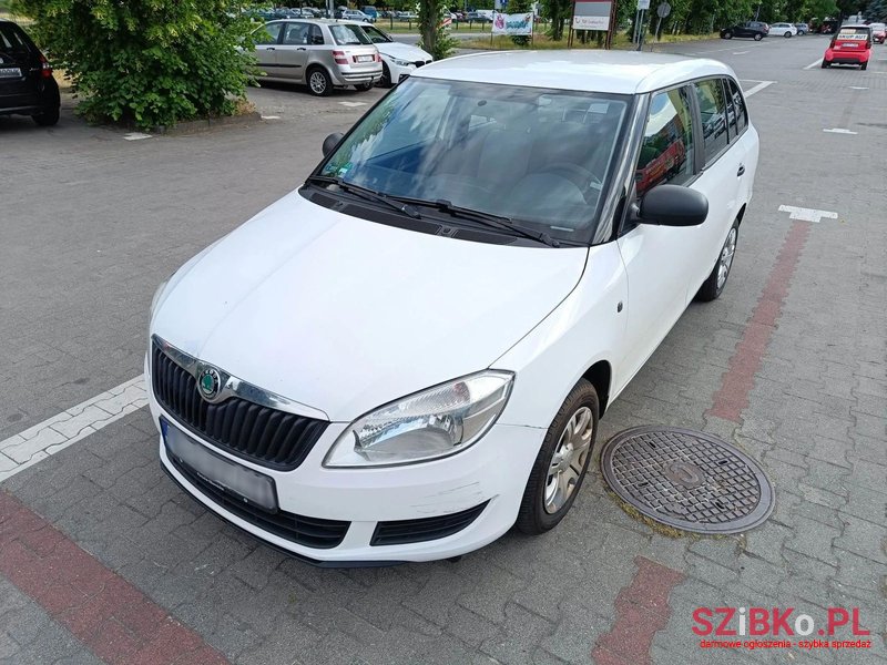 2012' Skoda Fabia photo #1