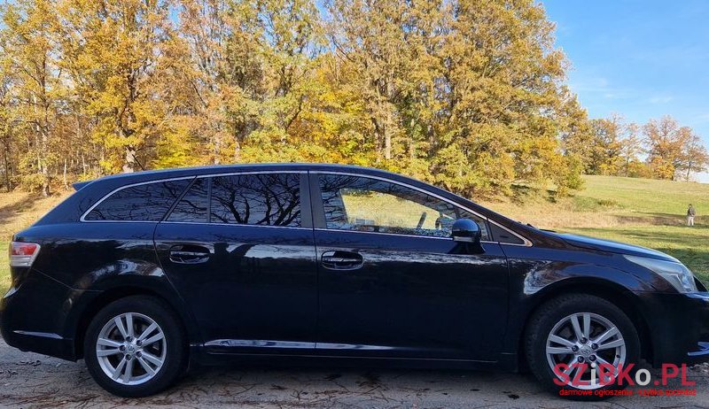 2011' Toyota Avensis 2.0 D-4D 2010 photo #2