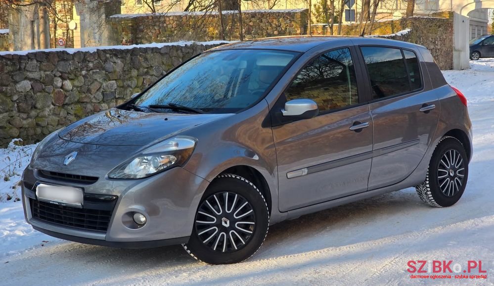 2012' Renault Clio photo #1