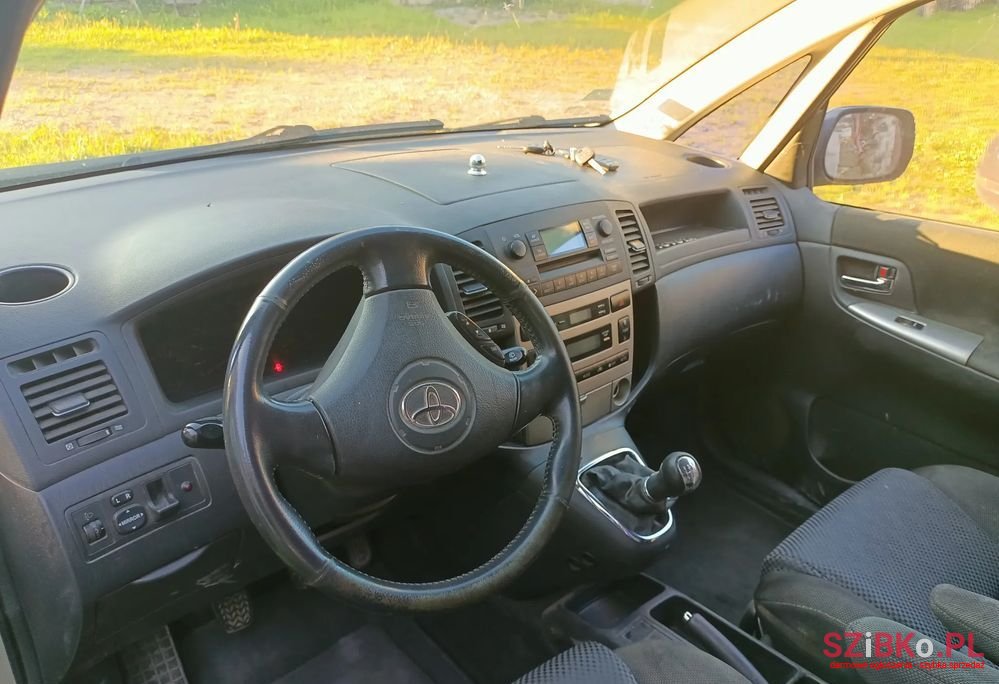 2002' Toyota Corolla Verso 1.8 Sol photo #6