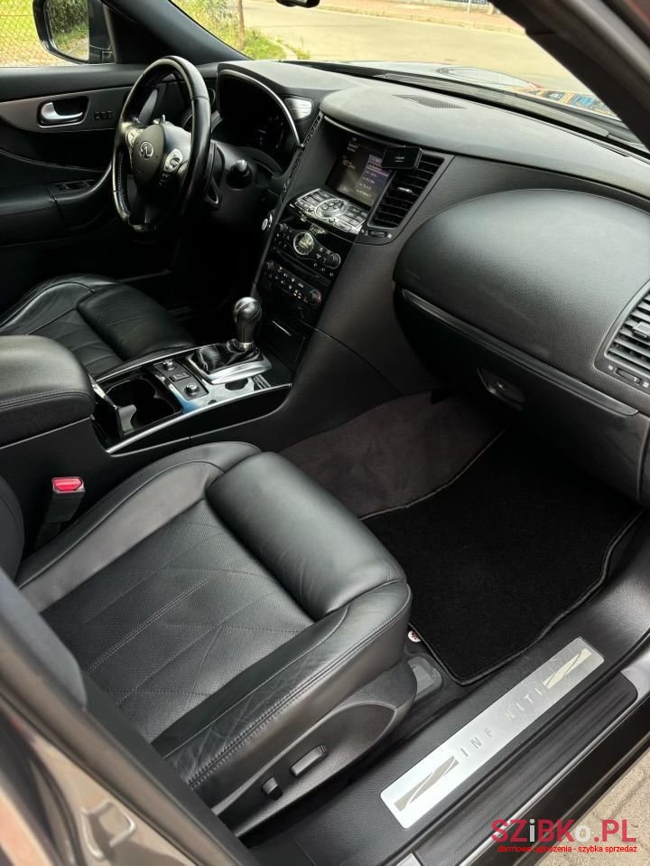 2012' Infiniti FX Fx30D S Premium photo #6