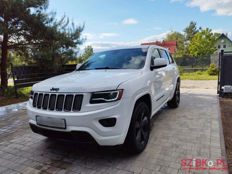 2015' Jeep Grand Cherokee 3.6 V6 Laredo photo #1