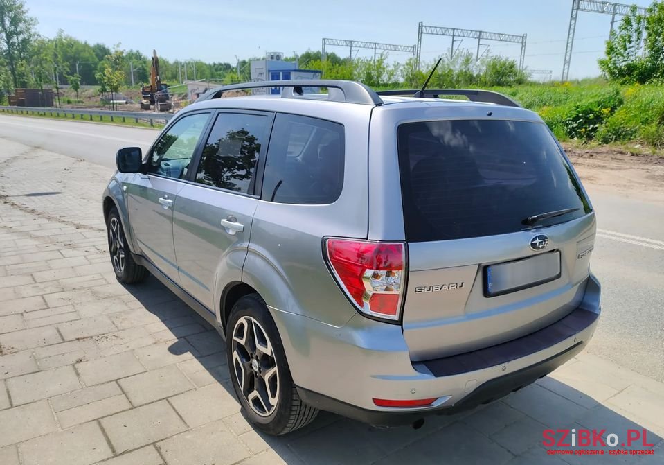 2010' Subaru Forester photo #4