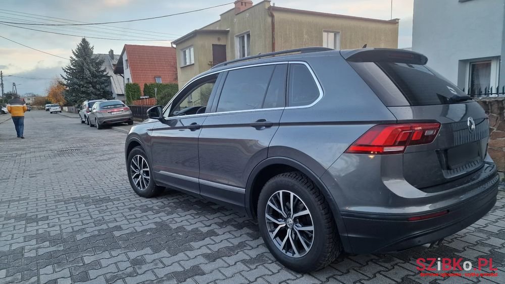 2017' Volkswagen Tiguan photo #4