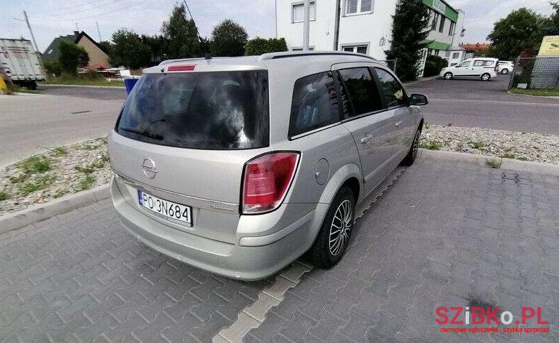 2004' Opel Astra photo #1