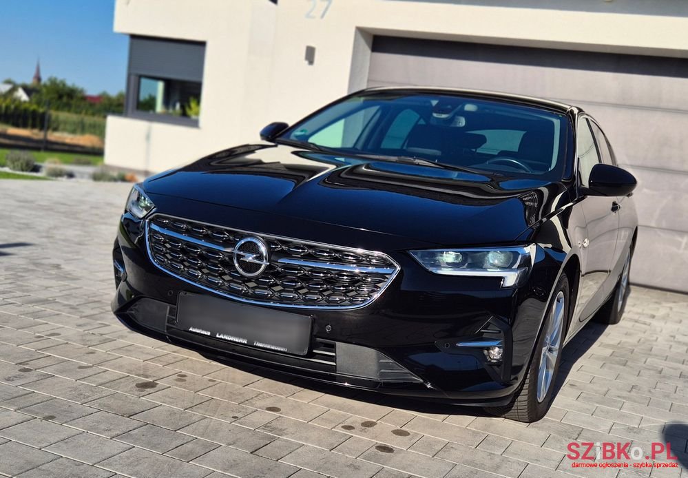 2021' Opel Insignia photo #1