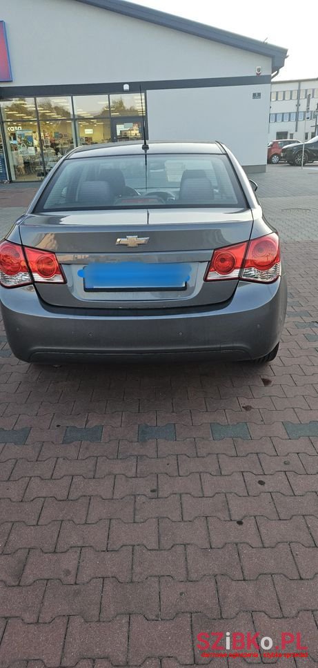2011' Chevrolet Cruze photo #2