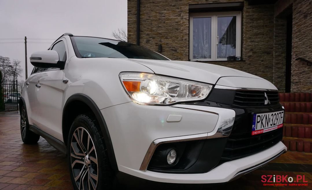 2017' Mitsubishi ASX photo #6