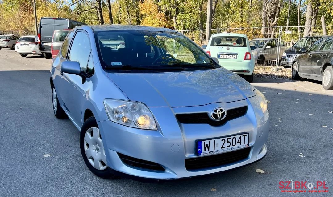 2008' Toyota Auris photo #2