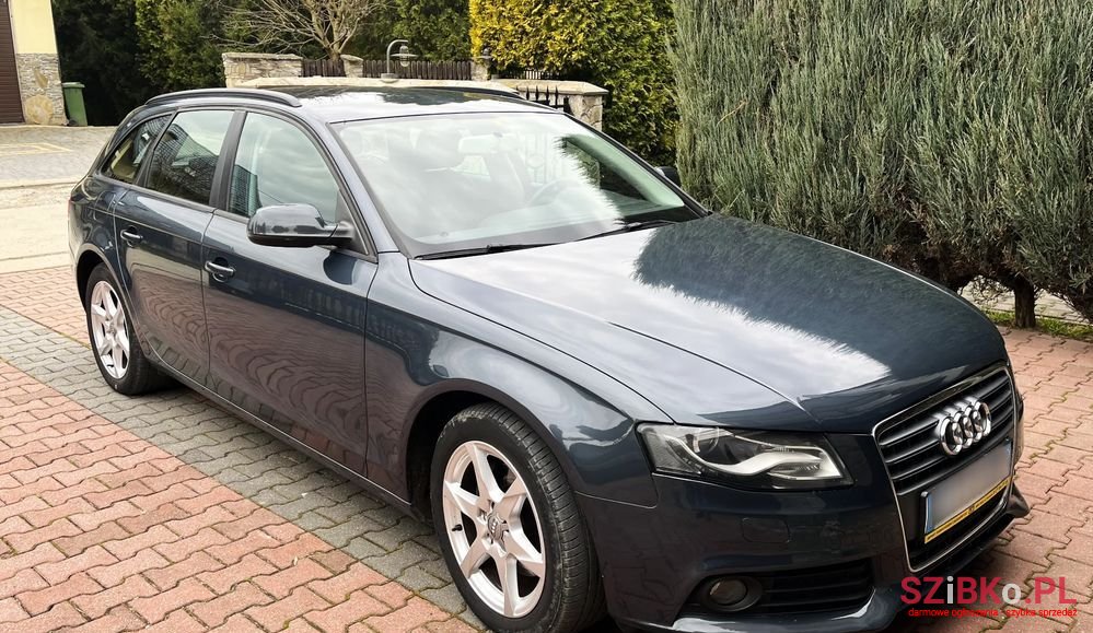 2010' Audi A4 photo #3