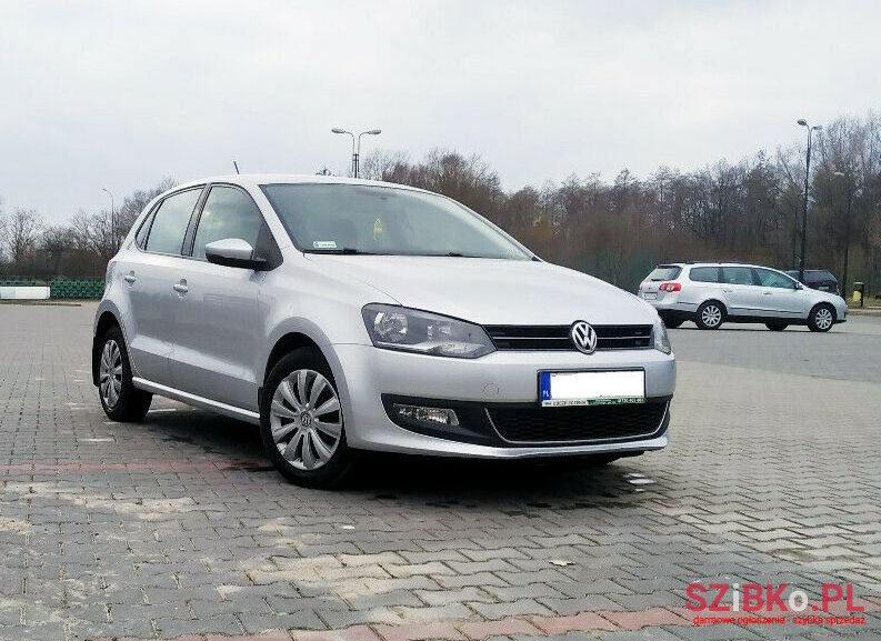 2011' Volkswagen Polo photo #1