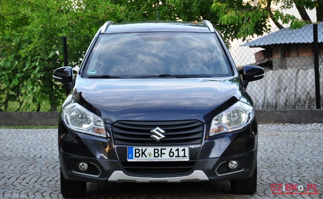 2014' Suzuki SX4 photo #4