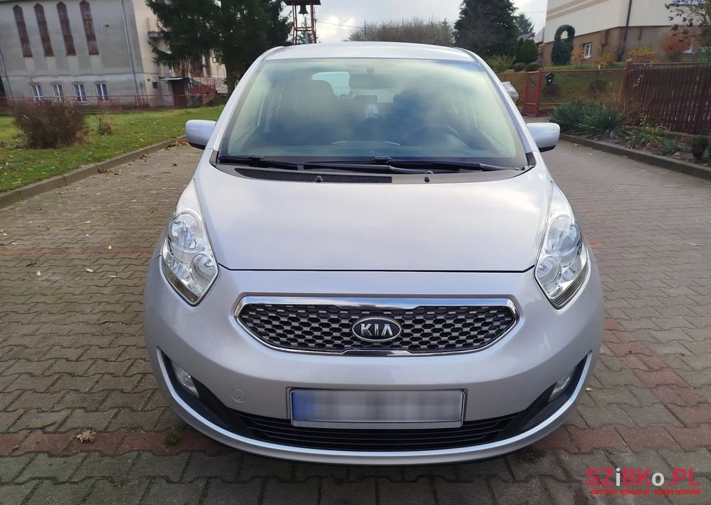 2012' Kia Venga Diesel Attract photo #3