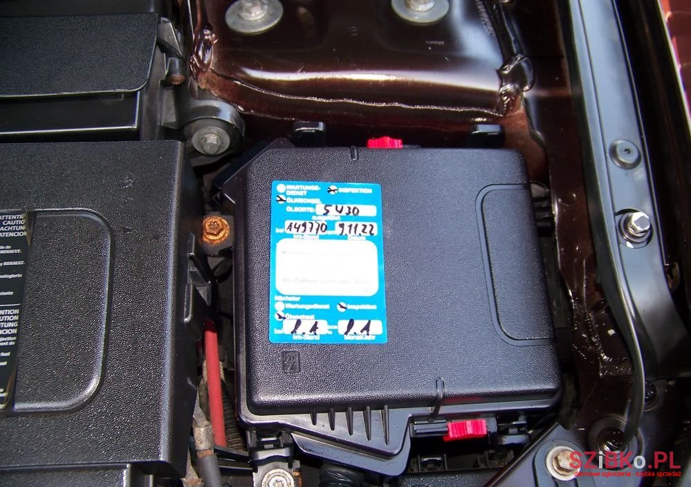 2011' Renault Megane photo #3