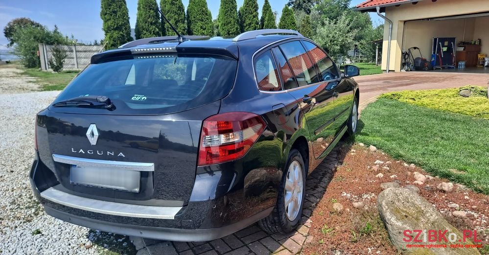 2010' Renault Laguna photo #5
