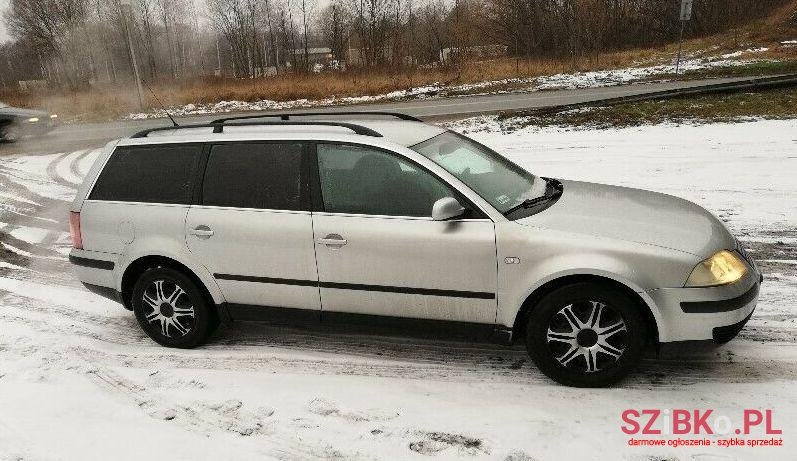 2002' Volkswagen Passat photo #2