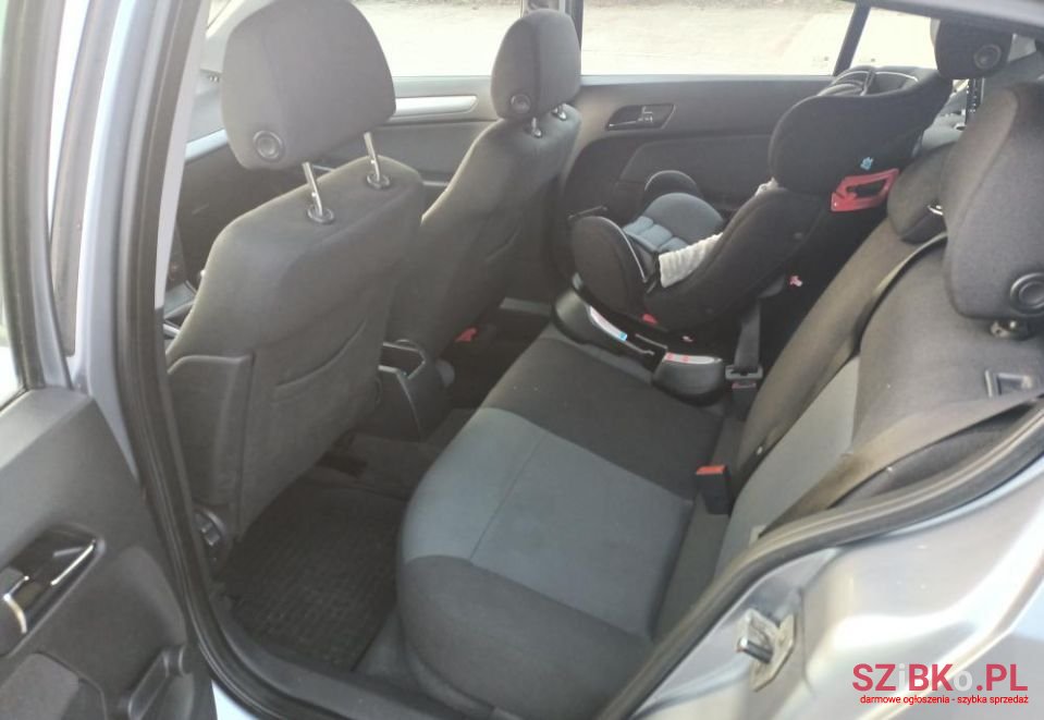 2006' Opel Astra photo #6