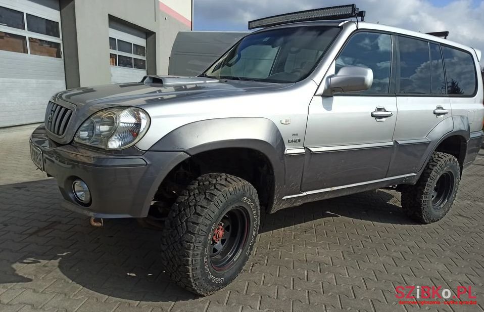 2003' Hyundai Terracan photo #1