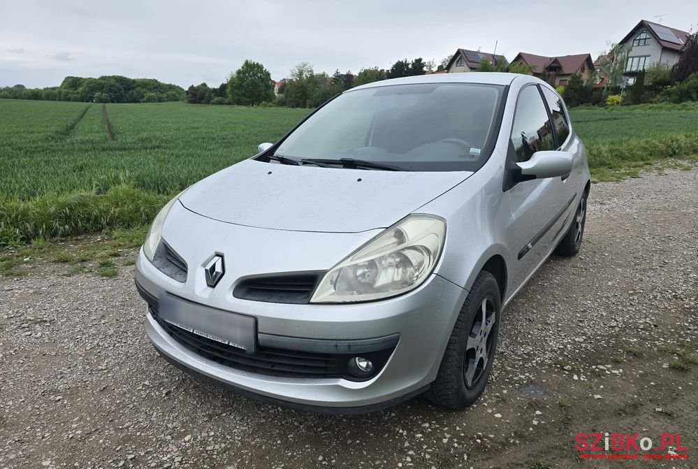 2005' Renault Clio 1.5 Dci Dynamique photo #3