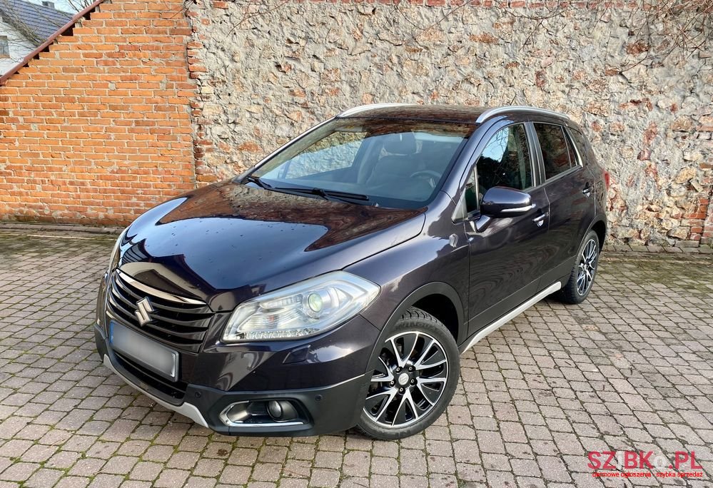 2013' Suzuki SX4 1.6 Premium photo #1