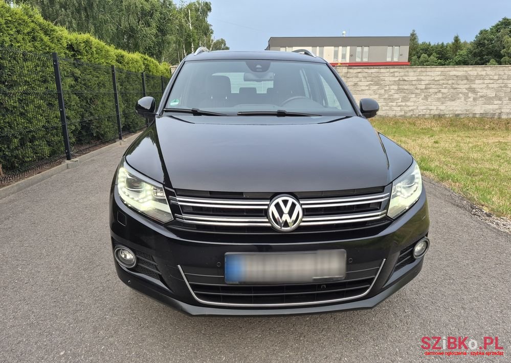 2016' Volkswagen Tiguan photo #2