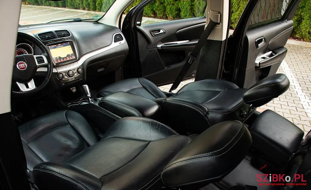 2014' Fiat Freemont photo #4