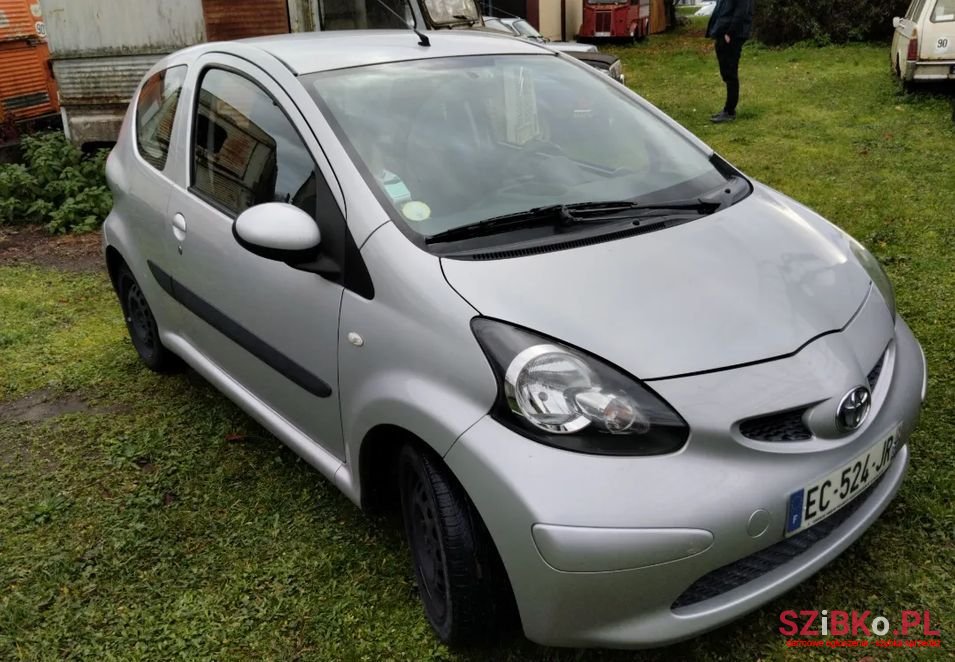 2013' Toyota Aygo photo #2