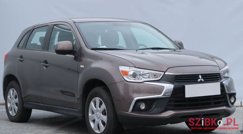 2016' Mitsubishi ASX photo #1