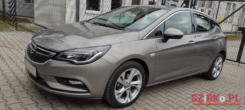 2016' Opel Astra photo #1