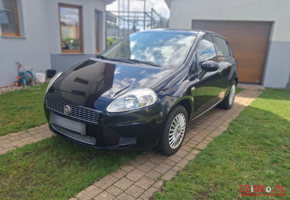 2009' Fiat Punto photo #1