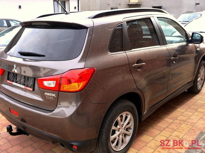 2015' Mitsubishi ASX photo #4