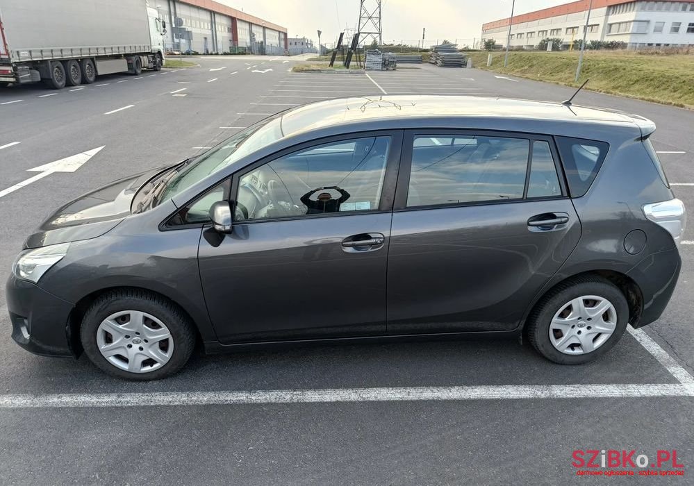 2013' Toyota Verso photo #2