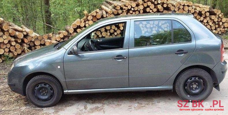 2004' Skoda Fabia photo #1