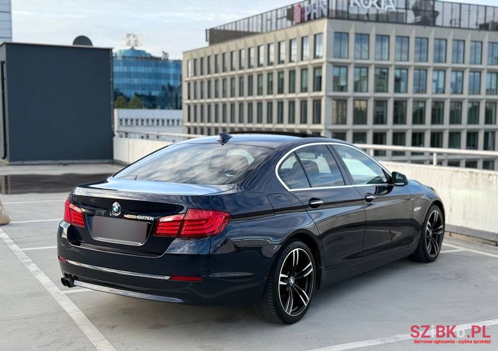 2012' BMW 5 Series 528I Luxury Line photo #5