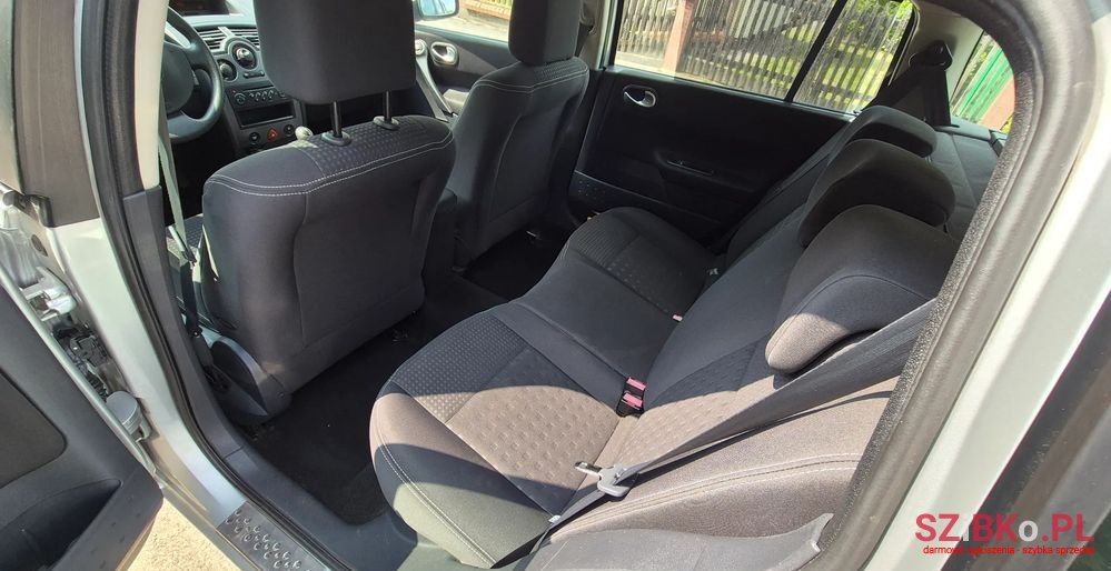 2005' Renault Megane photo #6