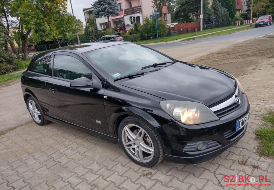 2007' Opel Astra photo #1