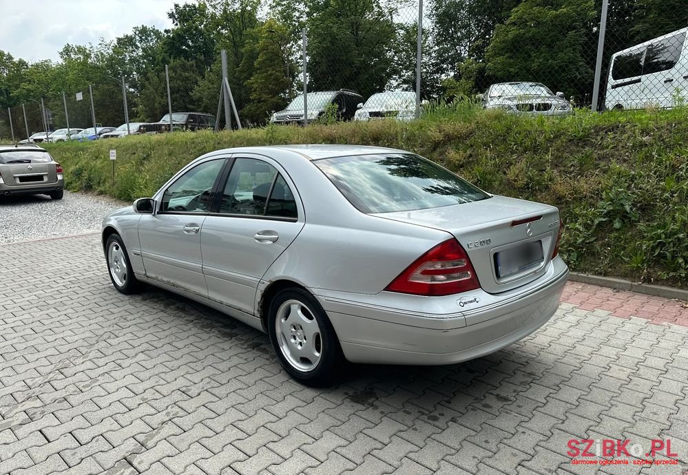 2002' Mercedes-Benz C-Class photo #3