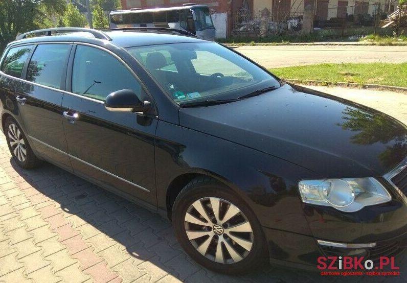 2009' Volkswagen Passat photo #1