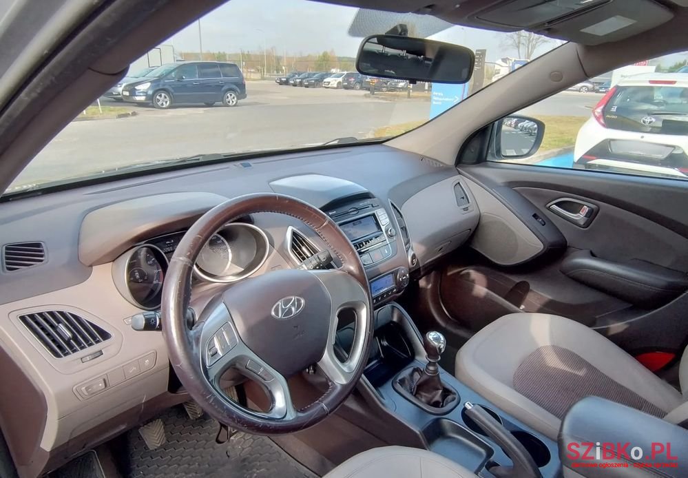 2011' Hyundai ix35 photo #6