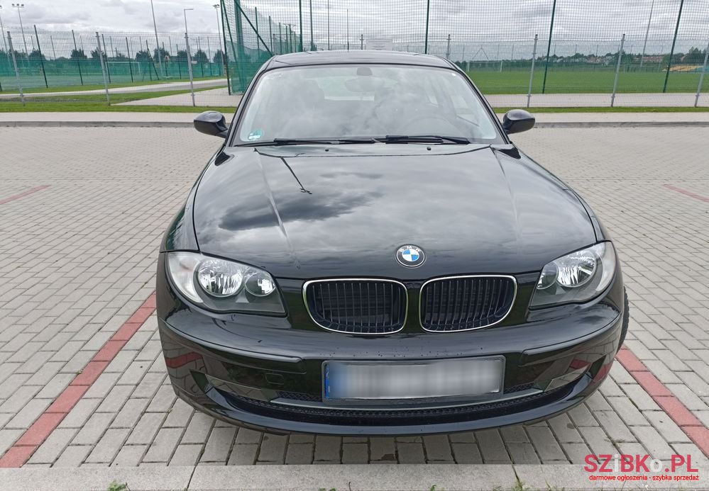 2008' BMW 1 Series 116I photo #6