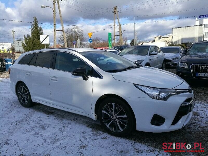 2016' Toyota Avensis photo #6