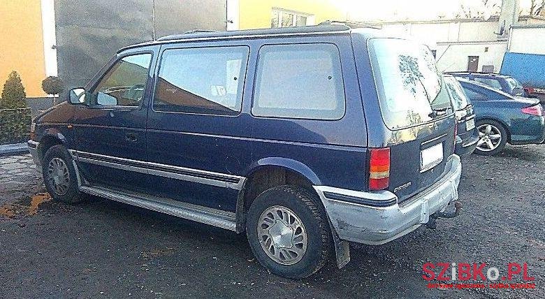 1995' Chrysler Voyager photo #2