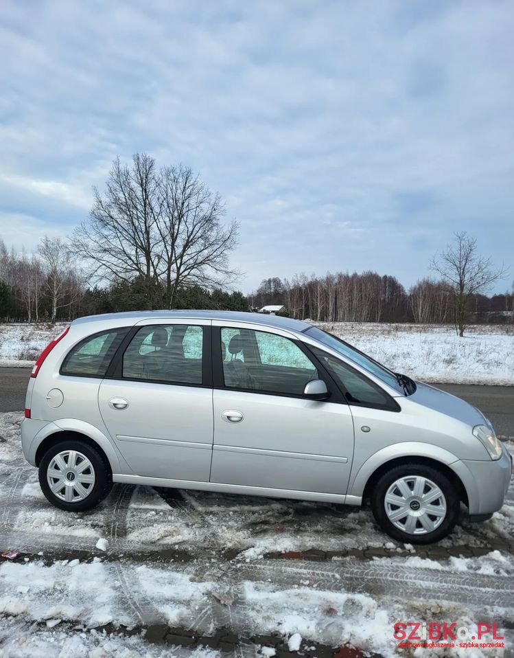 2005' Opel Meriva 1.8 16V Cosmo photo #3