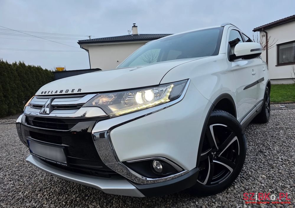 2017' Mitsubishi Outlander photo #1